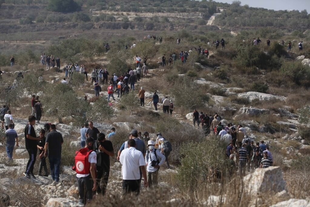 15 Palestinians injured as Israeli army fires live bullets, tear gas at anti-settlement protest in West Bank