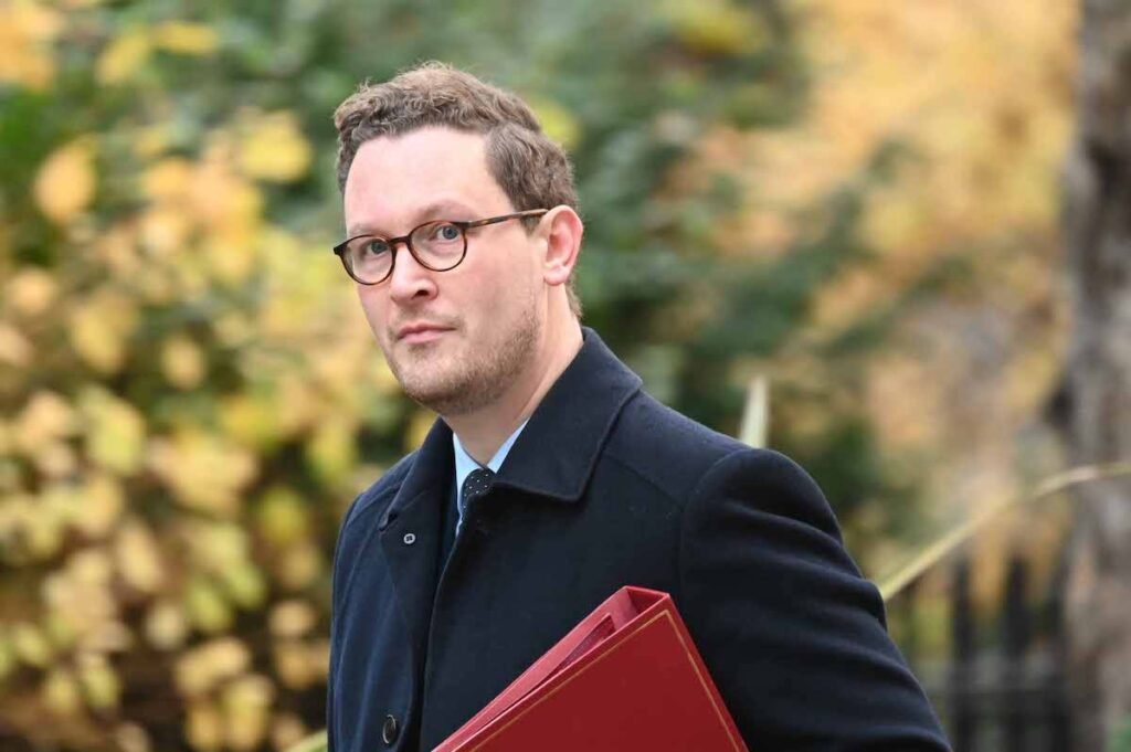 Supply shortage fears push UK to ramp up contingency planning over Iran war