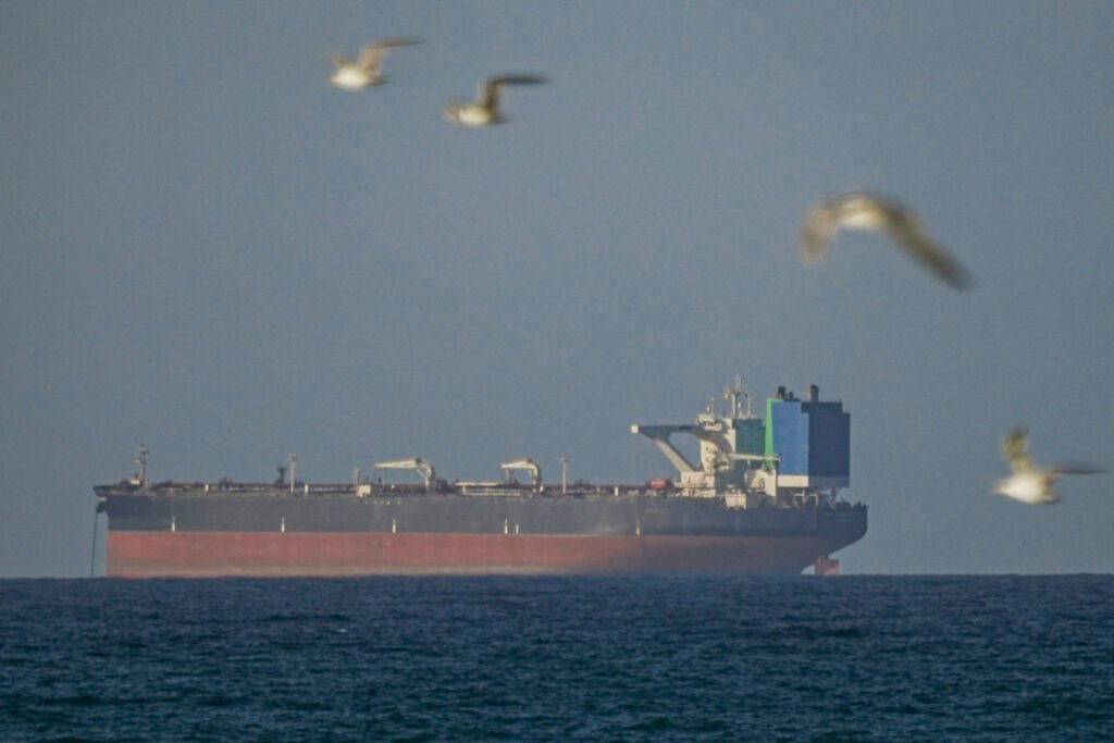 1st Japanese crude tanker crosses Hormuz since start of Mideast conflict