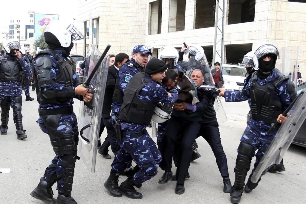 Families’ committee accuses Palestinian Authority forces of torture in al-Junaid prison