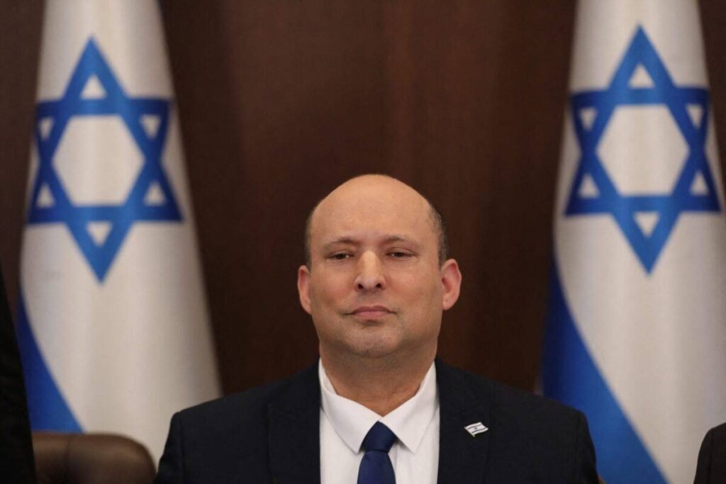 Bennett and Eisenkot hold talks amid efforts to unseat Netanyahu government