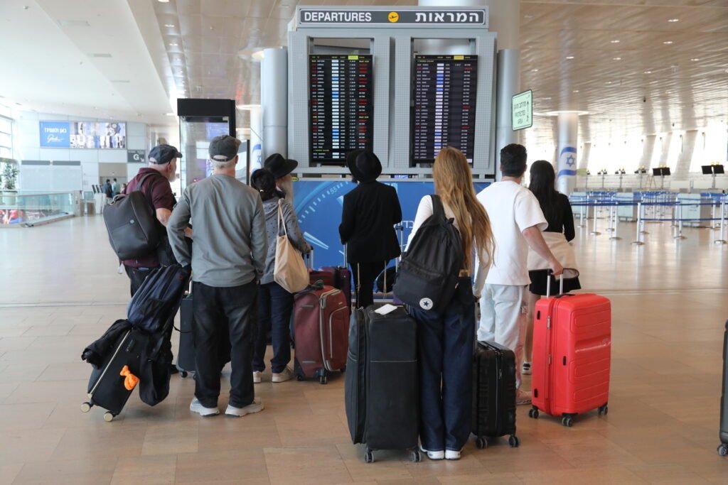 Israel sees 53% drop of returnees as departures on rise: Report