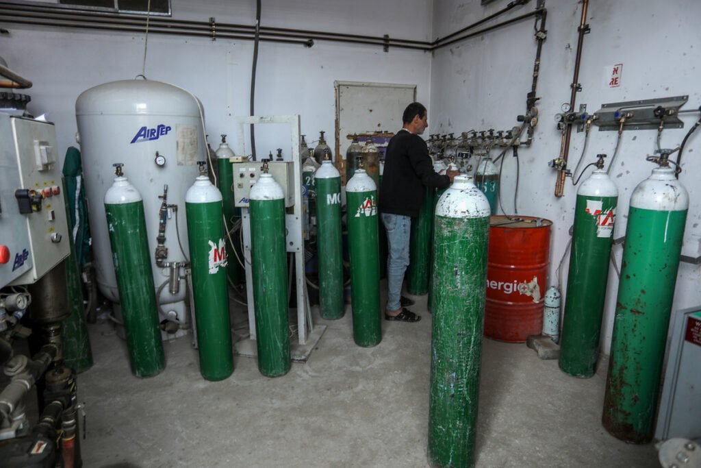 22 oxygen stations out of service in Gaza amid Israeli blockade: Health Ministry