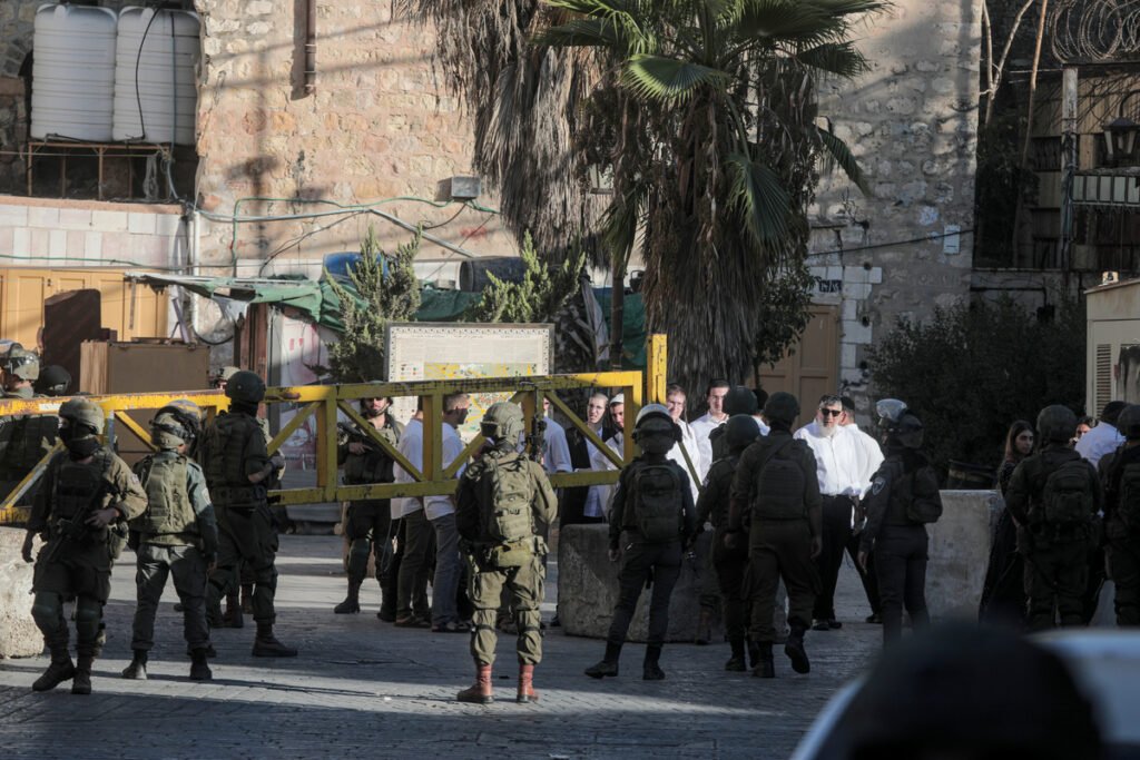 Israel army imposes curfew affecting more than 2,500 Palestinians in Hebron