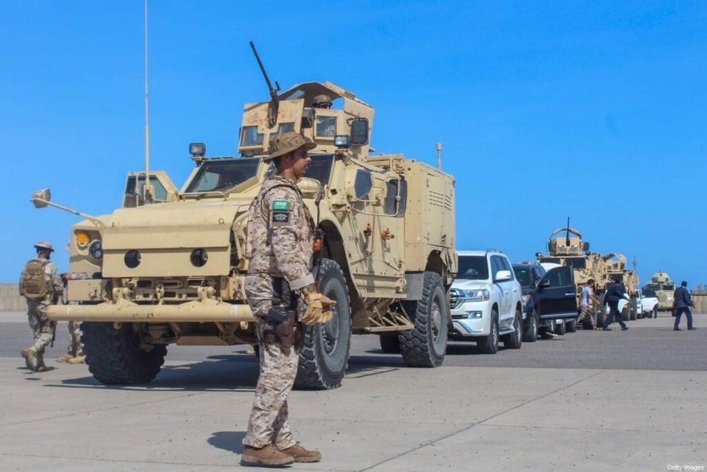 Saudi grand mufti urges front-line troops to unite against Houthis